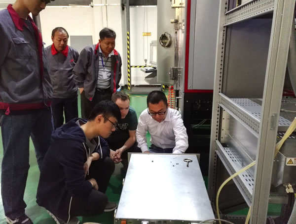 霍廷格工程師現場指導HIPIMS電源在真空離子鍍膜機的結合測試