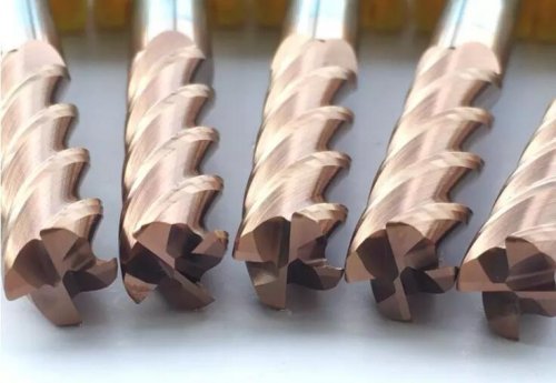 看PVD真空鍍膜涂層如何應對刀具磨損